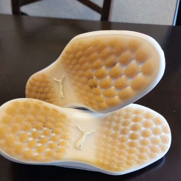 Puma Cream and White Athletic Shoes - Picture 7 of 7